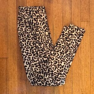 Leopard yoga pants